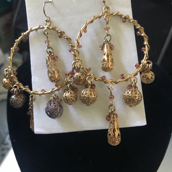 Avon Mark Ibiza Glow Earrings Goldtone New - Picture 2 of 3